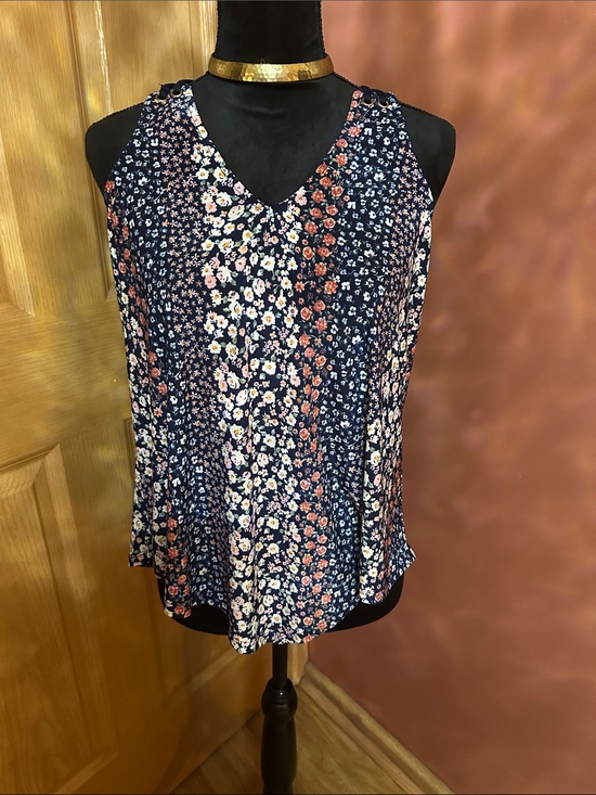 Modern Attraction Tops - Navy Floral V-Neck Sleeveless Tank Top